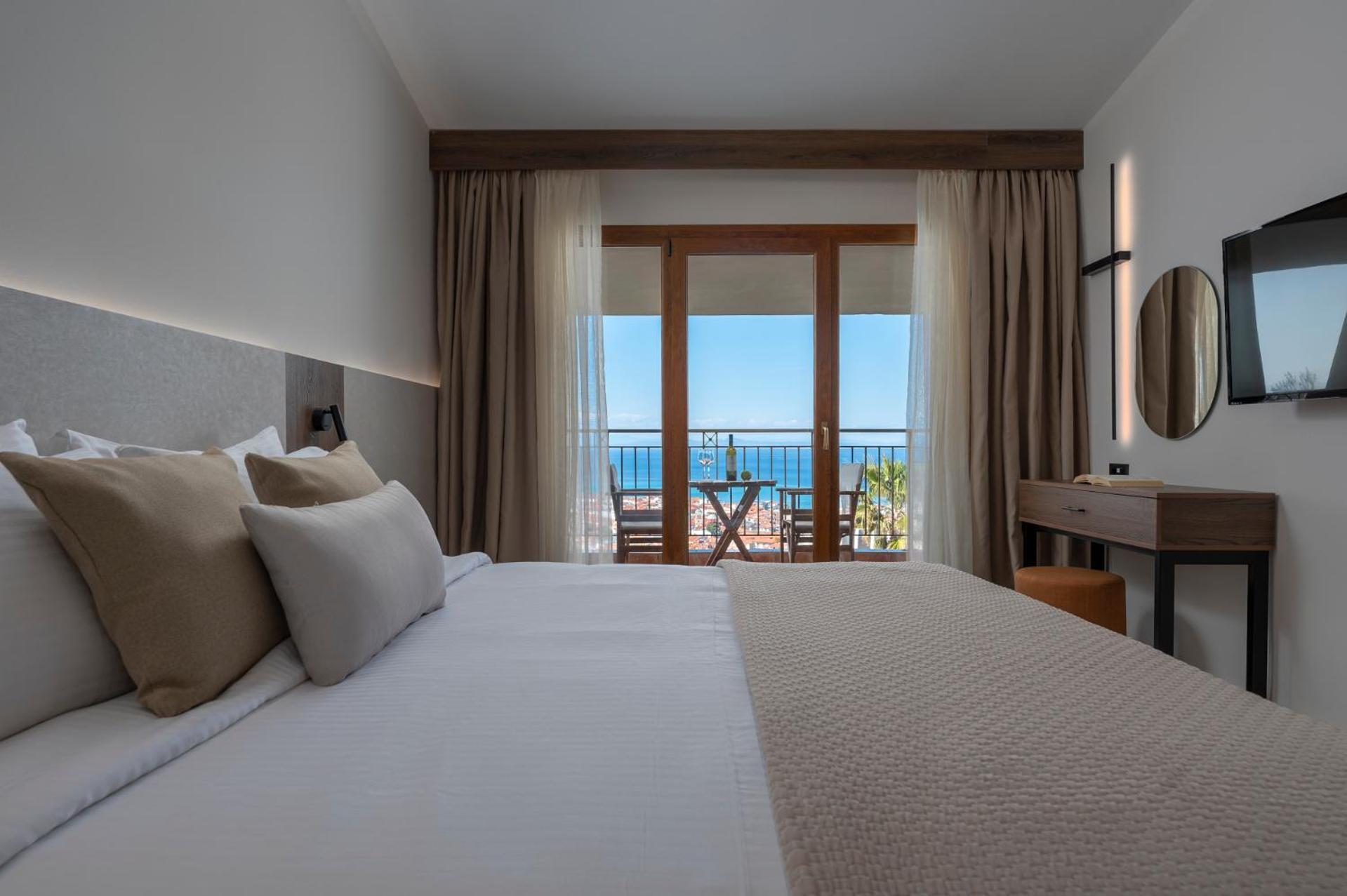 Alia Palace Hotel - Adults Only 16+ Chalkidiki Exterior photo A room at the hotel