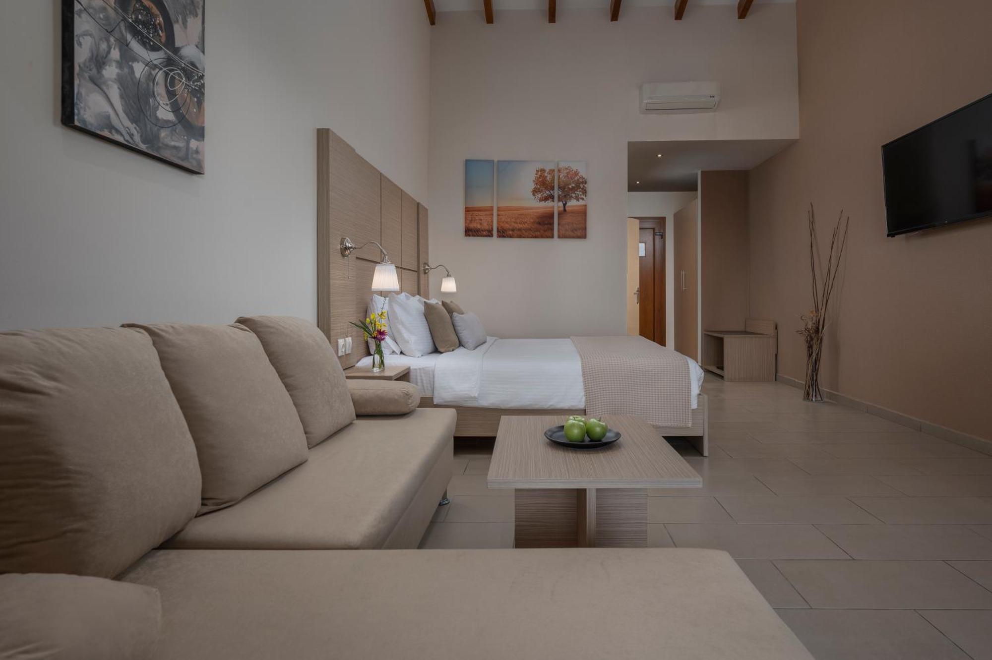 Alia Palace Hotel - Adults Only 16+ Chalkidiki Exterior photo A room at the hotel