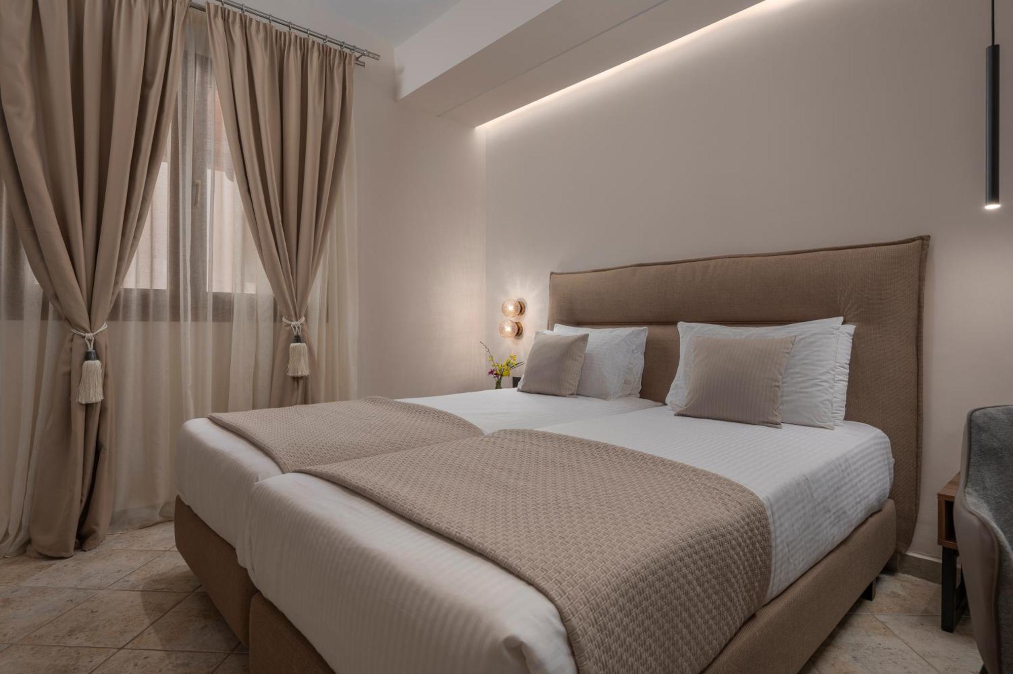 Alia Palace Hotel - Adults Only 16+ Chalkidiki Exterior photo A bedroom at the hotel