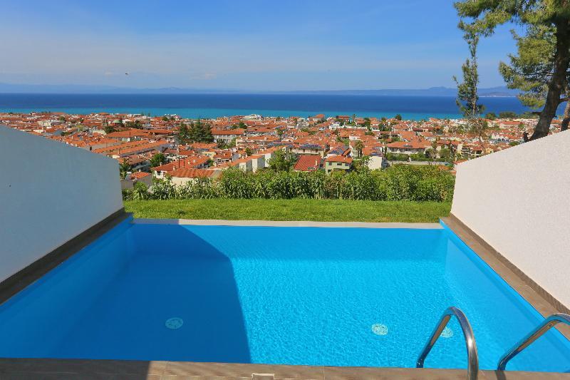 Alia Palace Hotel - Adults Only 16+ Chalkidiki Exterior photo View of Nea Vrasna